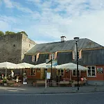 Karja krevet i doručak 4*
