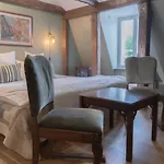 Karja krevet i doručak 4*