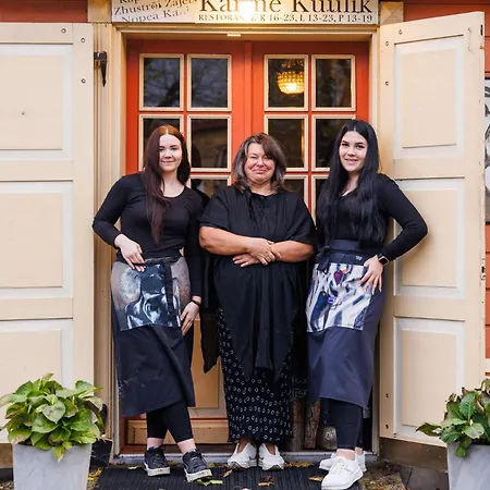 Bed & Breakfast Karja 3*